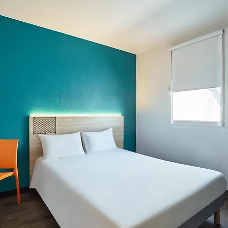 Hotelf1 Paris Hotel *