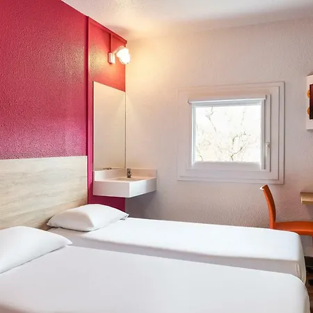 Hotelf1 Paris Hotel *